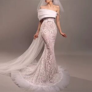 NEW $1725 Fog of London Off-Shoulder Lace Couture Wedding Dress